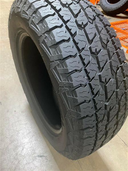 LT235/80R17 10PR LANDSPIDER WILDTRAXX A/T 120/117S WL